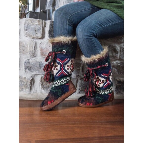 Mukluks Shoes - Muk Luks Grace Slipper Boots Womens M 7-8 Navy Faux Fur Cozy Cabin Southwestern